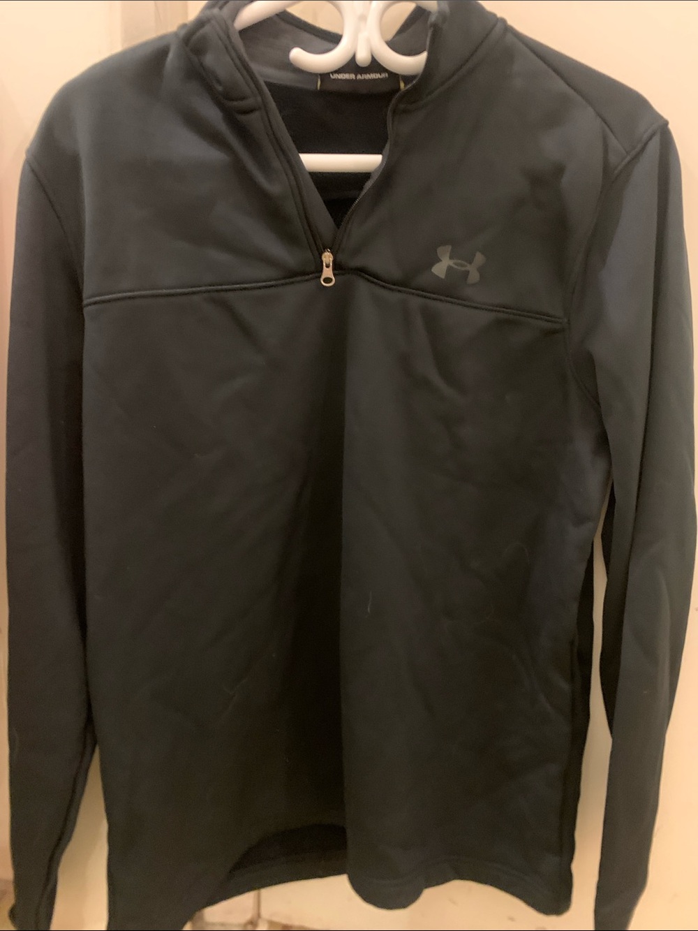 Under Armour Men’s Medium Black Athletic Quarter-Zip Top